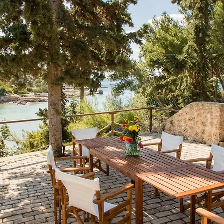 Dom wakacyjny Grand Bleu Beachfront House Porto Heli