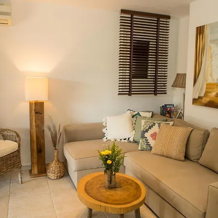 Grand Bleu Beachfront House Holiday home