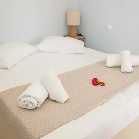 Grand Bleu Beachfront House Dom wakacyjny *