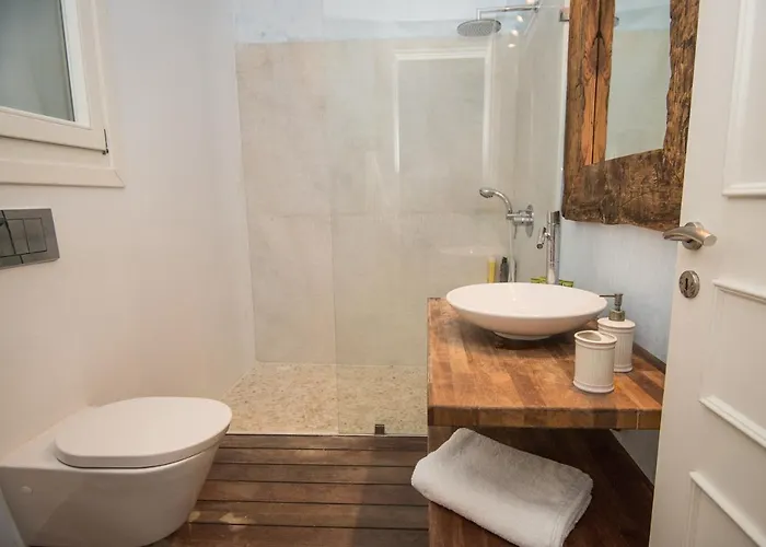 Grand Bleu Beachfront House Casa de Férias