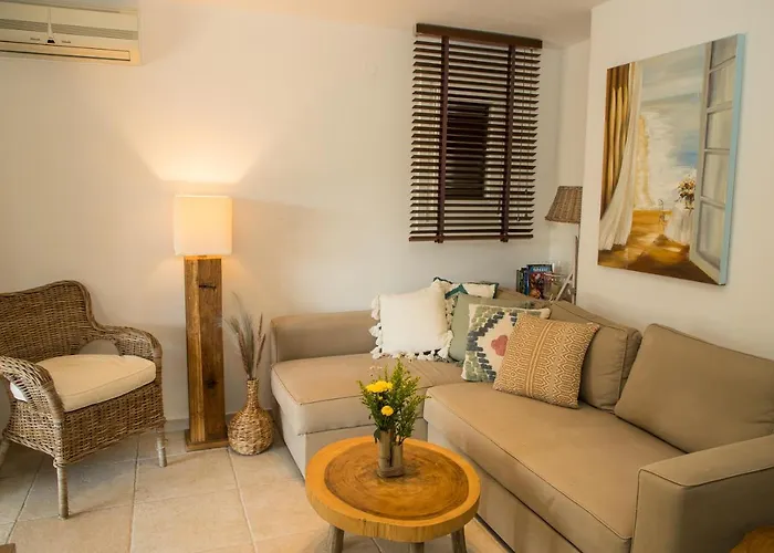 Grand Bleu Beachfront House Casa de Férias